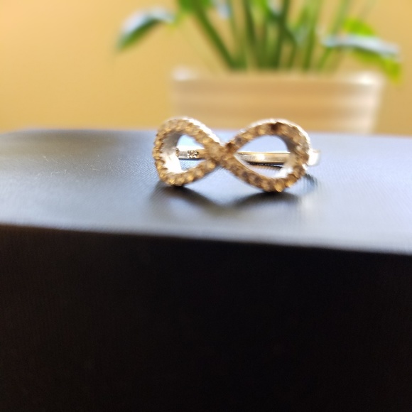 925 Sterling Silver Infinity Ring 🌙 - Picture 2 of 3